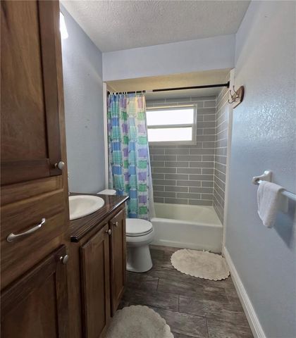 4902 THONOTOSASSA ROAD, Plant City, FL 33565