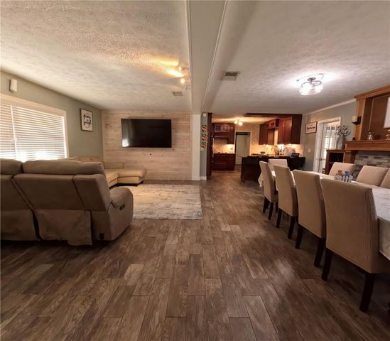 4902 THONOTOSASSA ROAD, Plant City, FL 33565