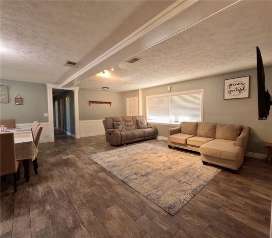 4902 THONOTOSASSA ROAD, Plant City, FL 33565