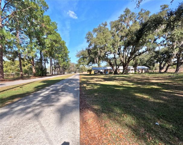 4902 THONOTOSASSA ROAD, Plant City, FL 33565