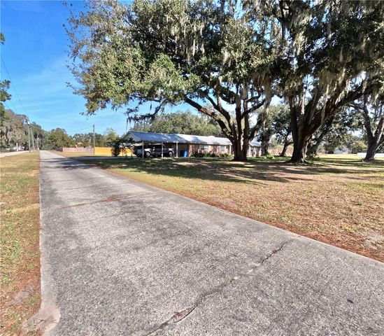 4902 THONOTOSASSA ROAD, Plant City, FL 33565