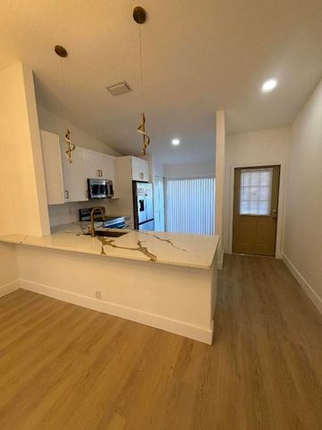 544 Shady Pine Way A, Greenacres, FL 33415