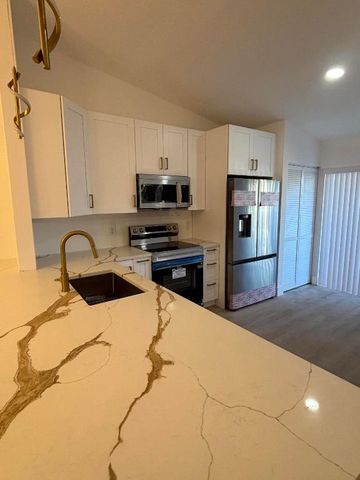 544 Shady Pine Way A, Greenacres, FL 33415