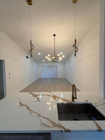 544 Shady Pine Way A, Greenacres, FL 33415