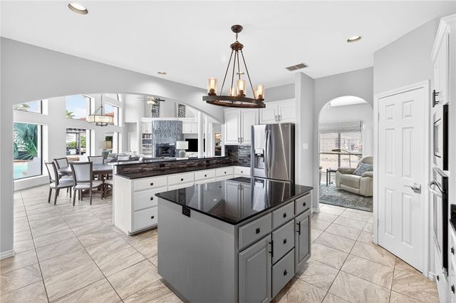 13802 Gunwale Dr, Corpus Christi, TX 78418