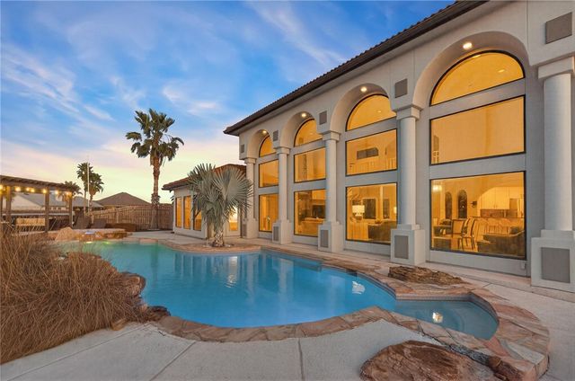 13802 Gunwale Dr, Corpus Christi, TX 78418