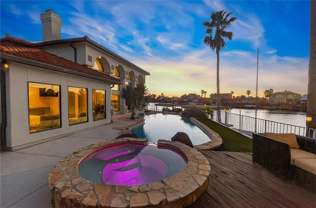 13802 Gunwale Dr, Corpus Christi, TX 78418