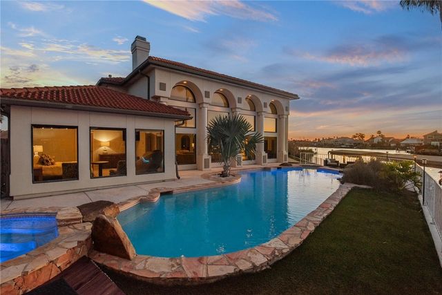 13802 Gunwale Dr, Corpus Christi, TX 78418