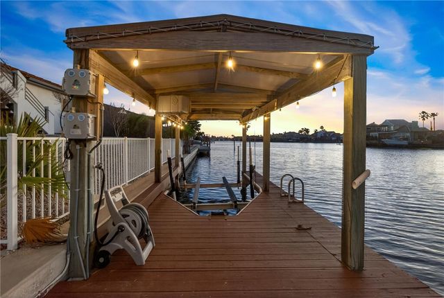 13802 Gunwale Dr, Corpus Christi, TX 78418