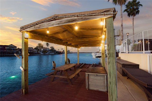 13802 Gunwale Dr, Corpus Christi, TX 78418