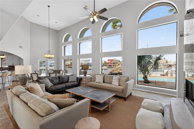 13802 Gunwale Dr, Corpus Christi, TX 78418