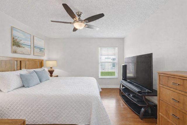 19000 Stewart Circle 4, Boca Raton, FL 33496