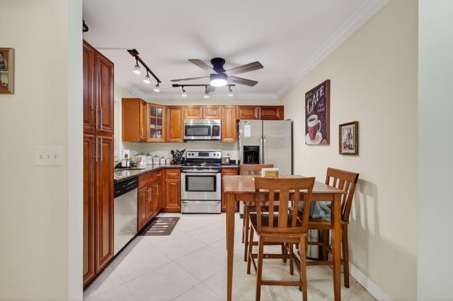 19000 Stewart Circle 4, Boca Raton, FL 33496