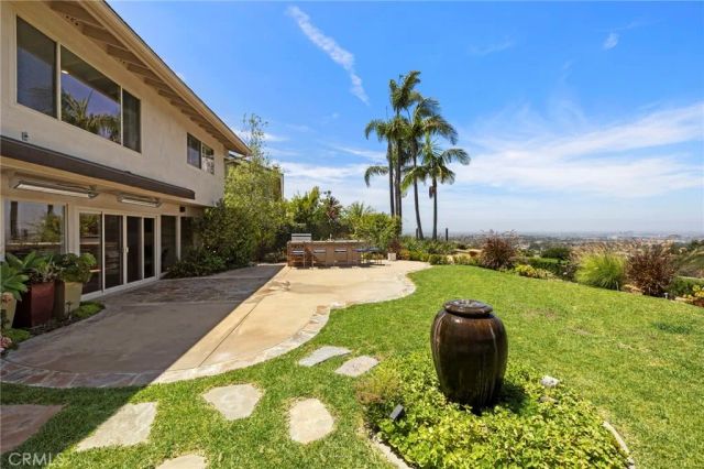 26 Mission Bay Drive, Corona Del Mar, CA 92625