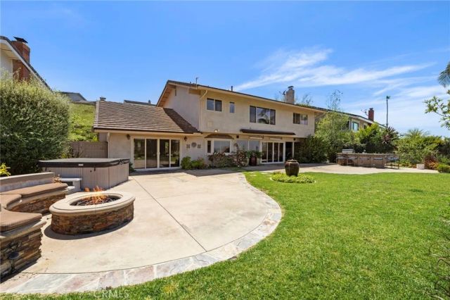 26 Mission Bay Drive, Corona Del Mar, CA 92625