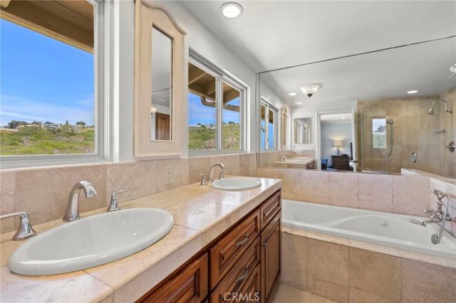26 Mission Bay Drive, Corona Del Mar, CA 92625