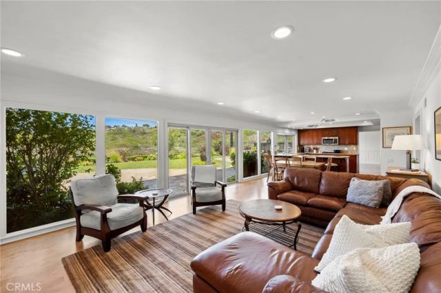 26 Mission Bay Drive, Corona Del Mar, CA 92625