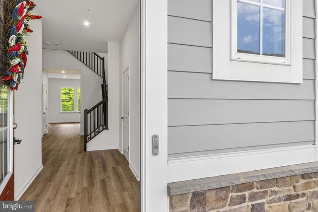 18270 MOSS GARDEN RD, Dumfries, VA 22026