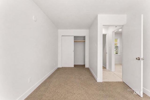 611 N Riverview Dr, Boise, ID 83712