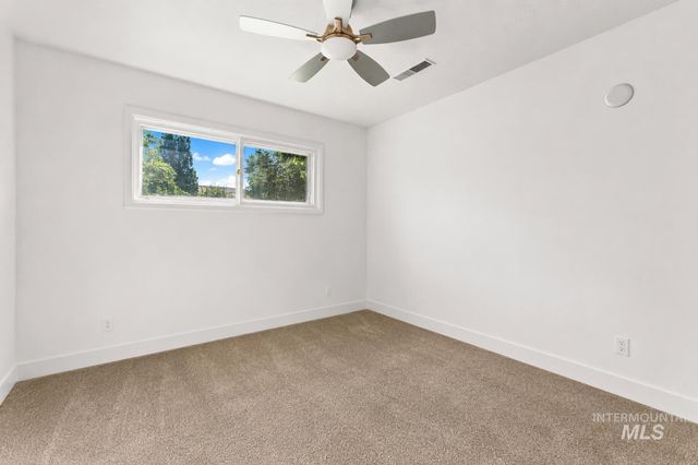 611 N Riverview Dr, Boise, ID 83712