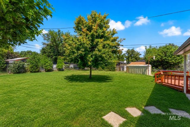 611 N Riverview Dr, Boise, ID 83712
