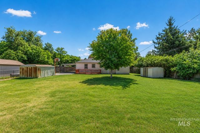 611 N Riverview Dr, Boise, ID 83712