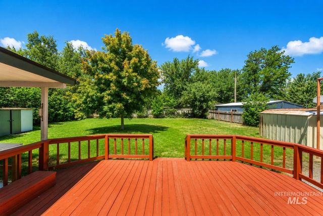 611 N Riverview Dr, Boise, ID 83712