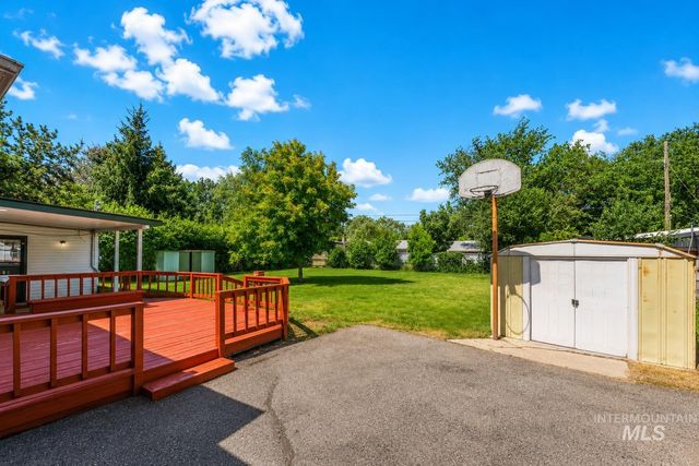 611 N Riverview Dr, Boise, ID 83712