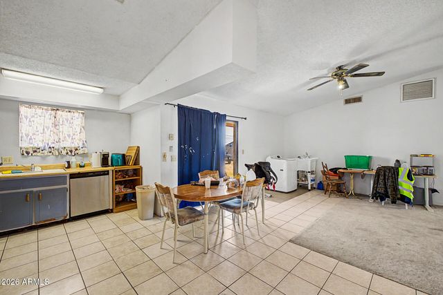 547 E QUAIL Avenue, Apache Junction, AZ 85119