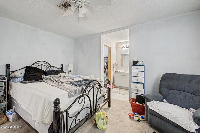 547 E QUAIL Avenue, Apache Junction, AZ 85119