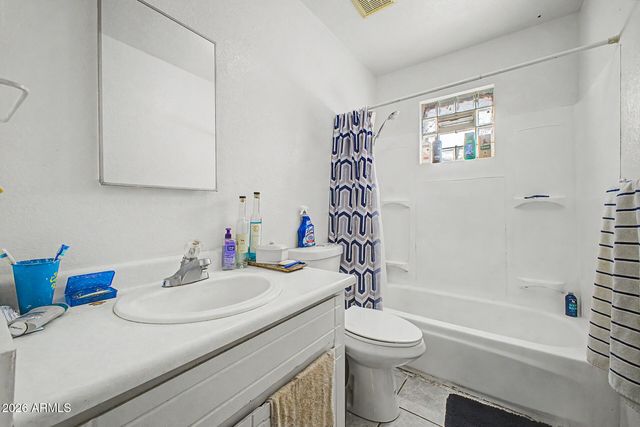 547 E QUAIL Avenue, Apache Junction, AZ 85119