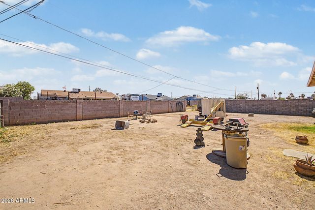 547 E QUAIL Avenue, Apache Junction, AZ 85119