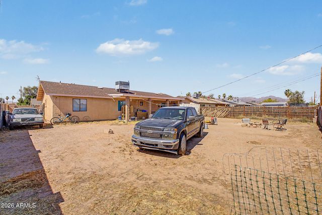 547 E QUAIL Avenue, Apache Junction, AZ 85119