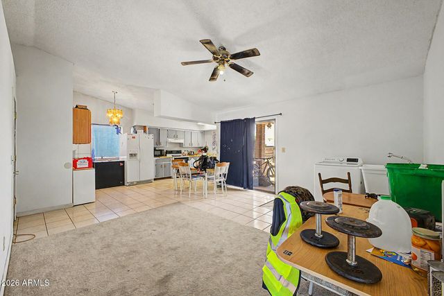 547 E QUAIL Avenue, Apache Junction, AZ 85119