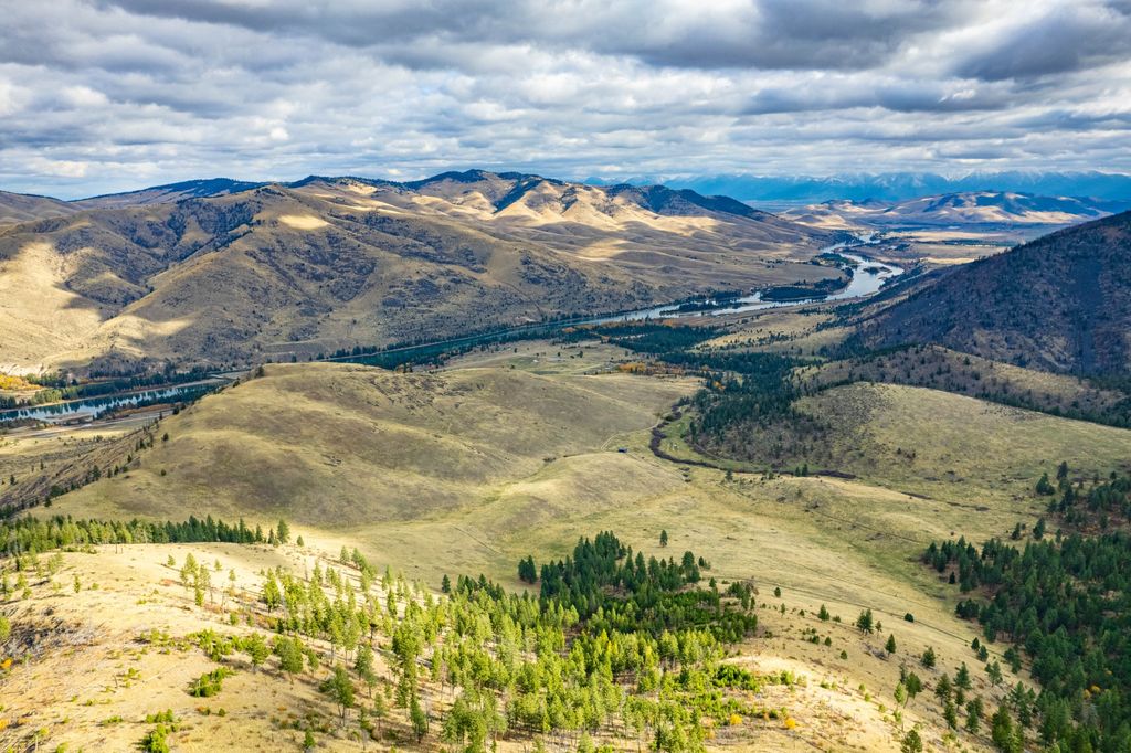 54 W Magpie Creek Road, Dixon, MT 59831 photo 3