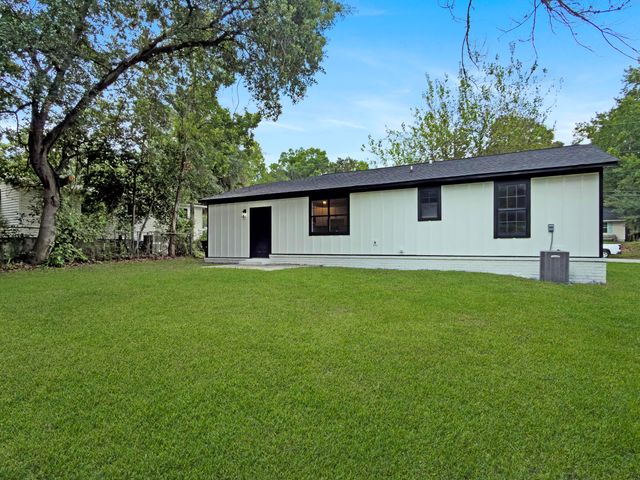 5807 Robinhood Drive, Hanahan, SC 29410