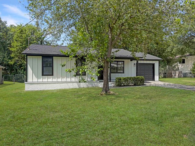 5807 Robinhood Drive, Hanahan, SC 29410