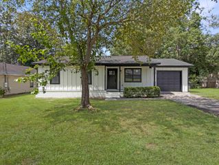 5807 Robinhood Drive, Hanahan, SC 29410