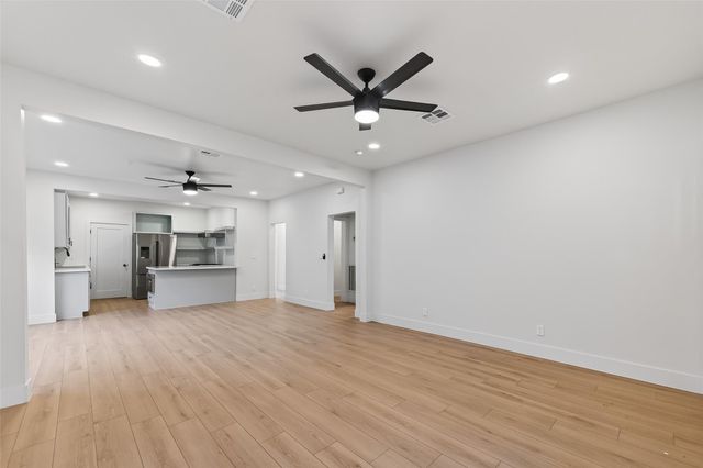 4413 Roseland Street, Houston, TX 77006