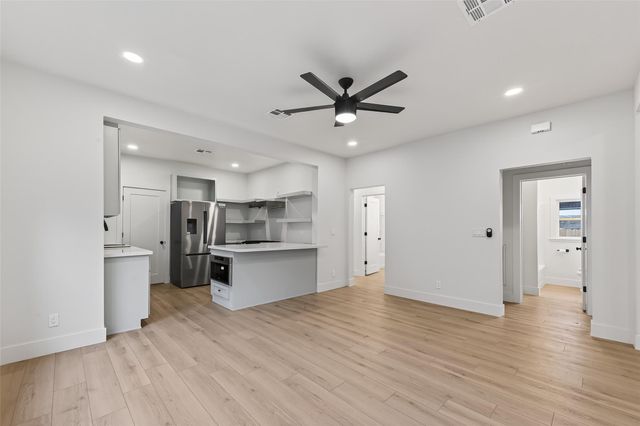 4413 Roseland Street, Houston, TX 77006