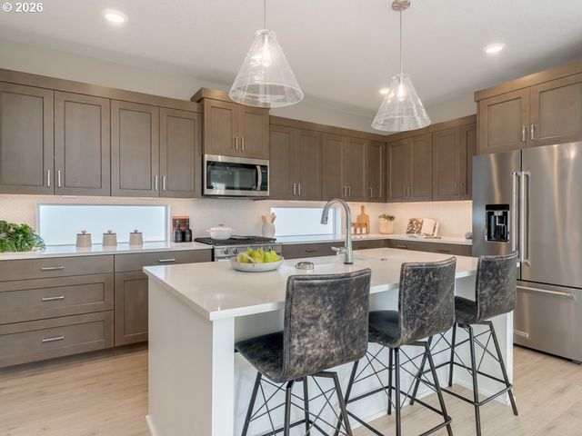 6519 Se POLYANTHA St, Hillsboro, OR 97123