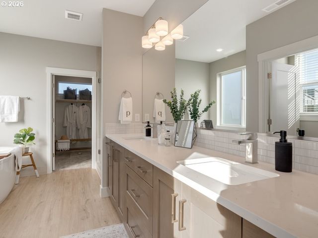 6519 Se POLYANTHA St, Hillsboro, OR 97123