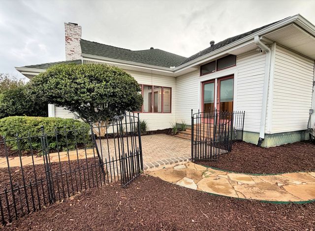 13116 Hillcrest Boulevard, Fort Worth, TX 76244