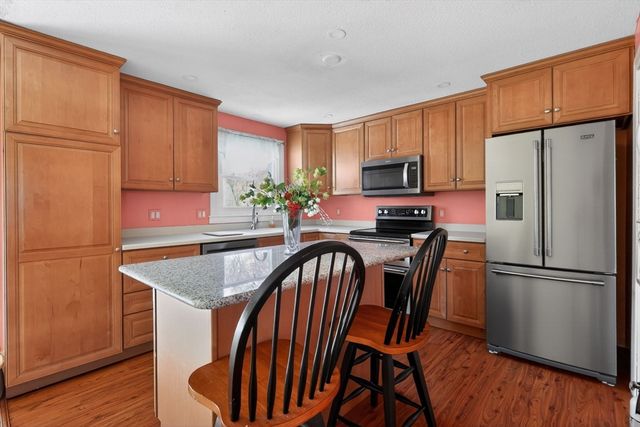 4 Fisher St, Taunton, MA 02780