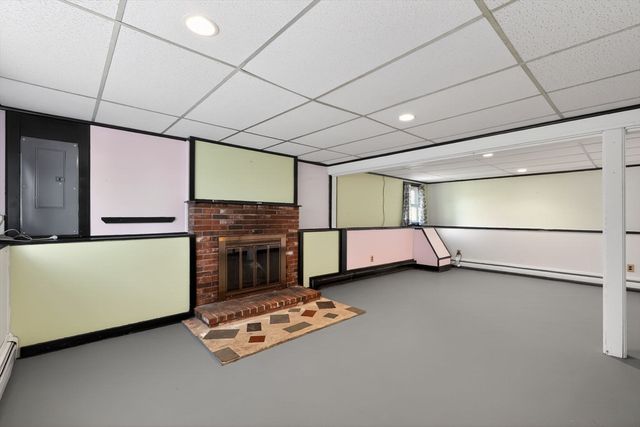 4 Fisher St, Taunton, MA 02780