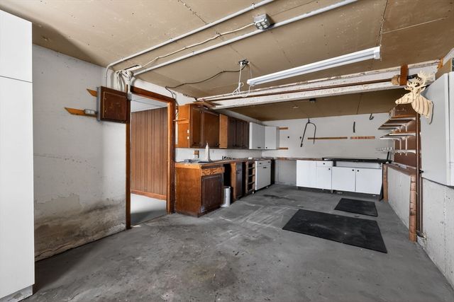 4 Fisher St, Taunton, MA 02780