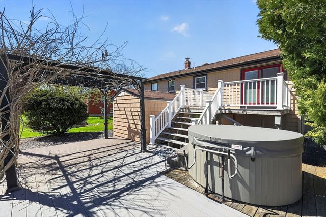 4 Fisher St, Taunton, MA 02780