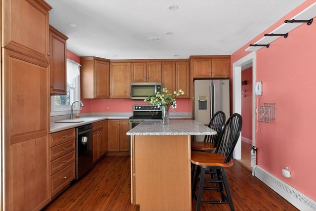 4 Fisher St, Taunton, MA 02780