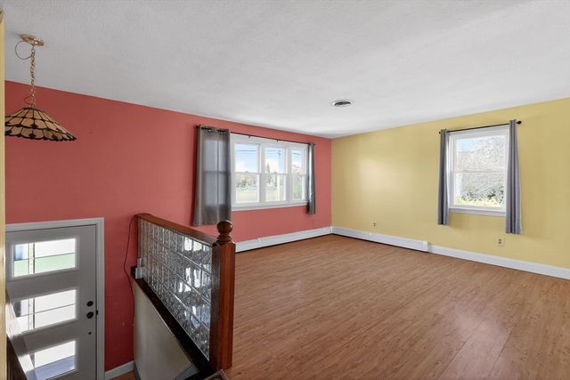 4 Fisher St, Taunton, MA 02780