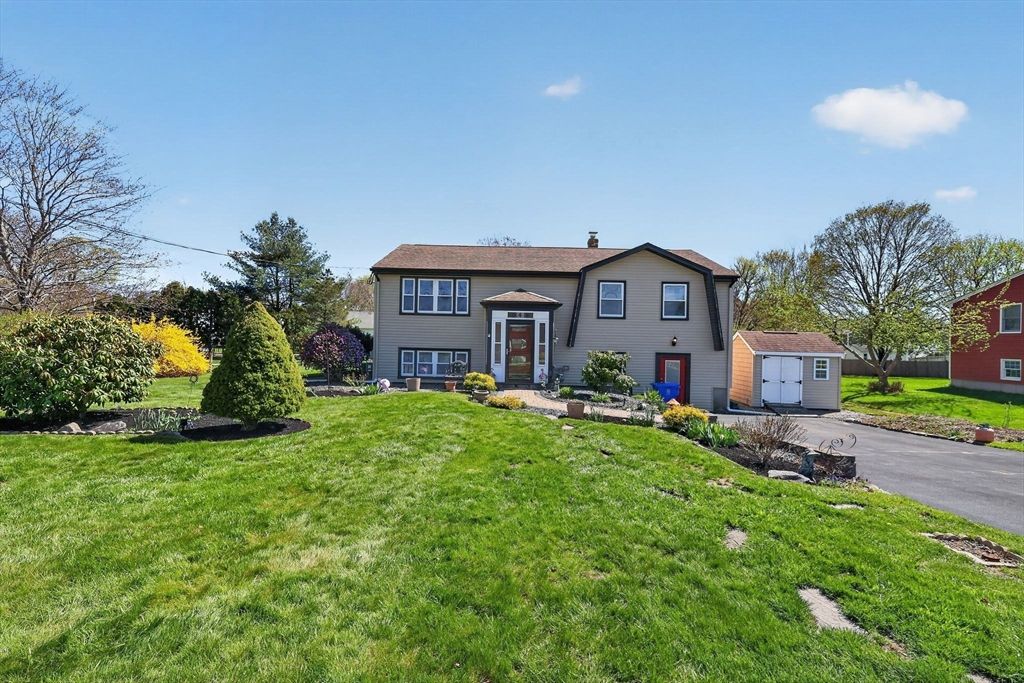 4 Fisher St, Taunton, MA 02780